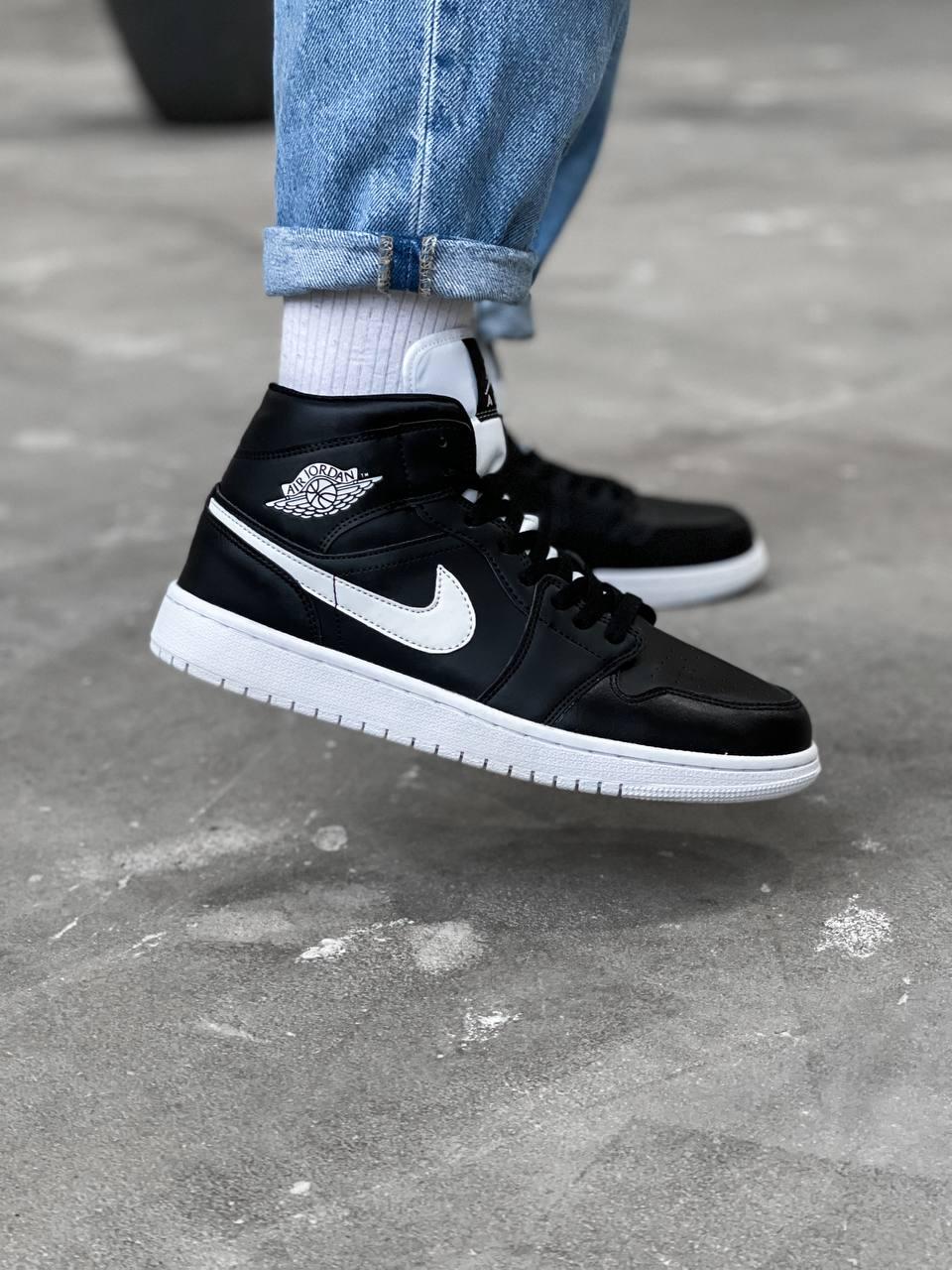 Jordan Retro 1 High Black White