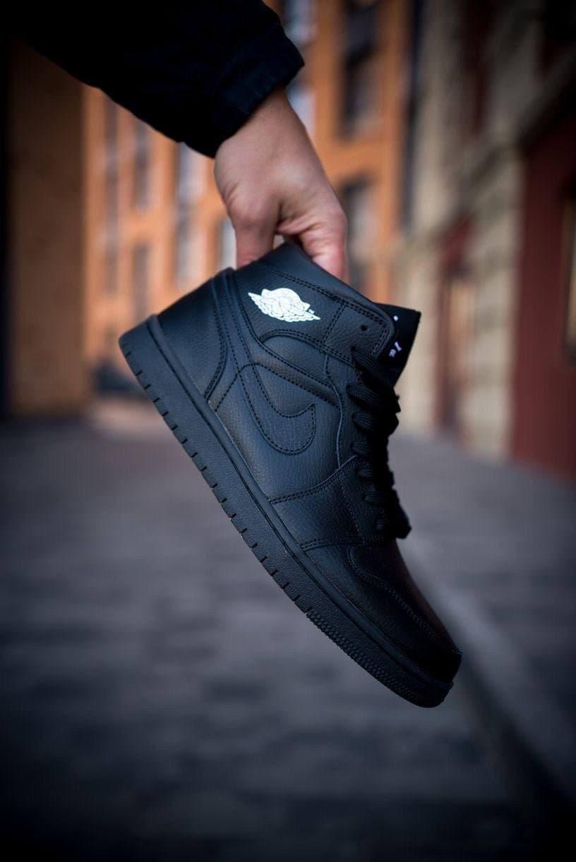 Jordan Retro 1 High Black