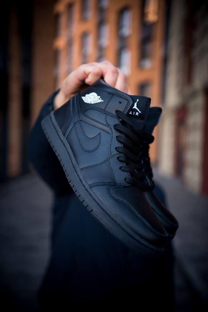 Jordan Retro 1 High Black
