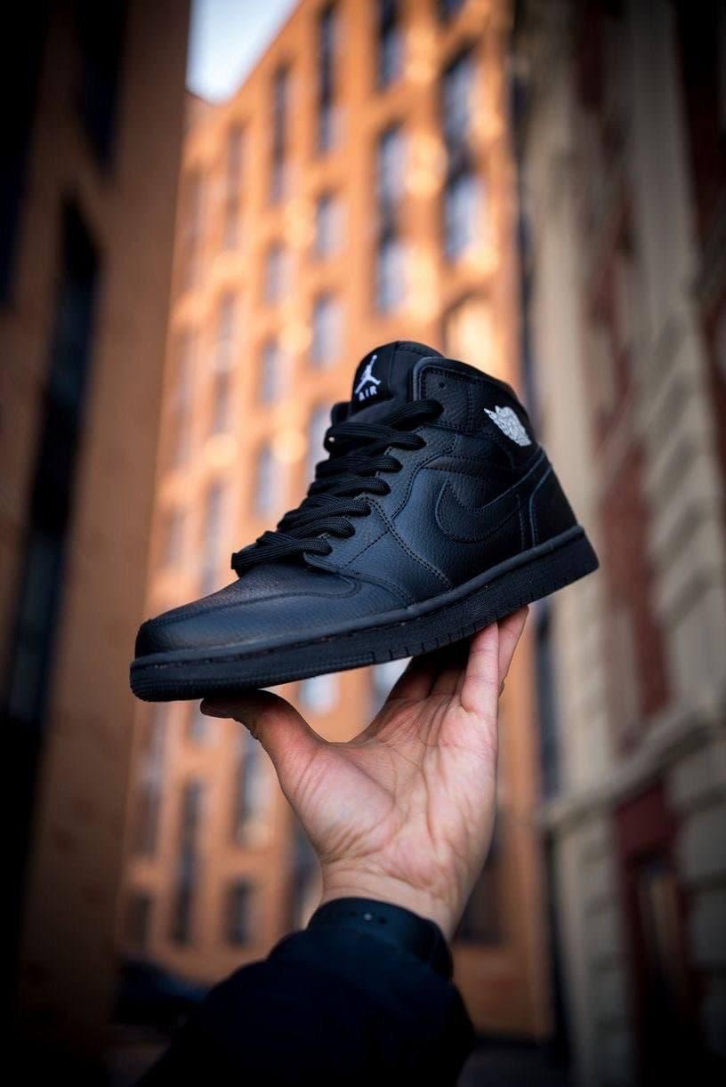 Jordan Retro 1 High Black