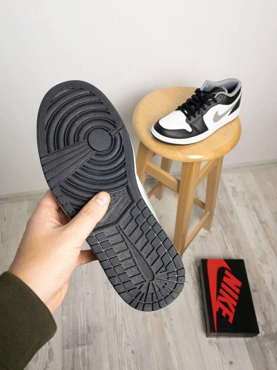Nike Air Jordan Retro 1 Low Grey White Black 3