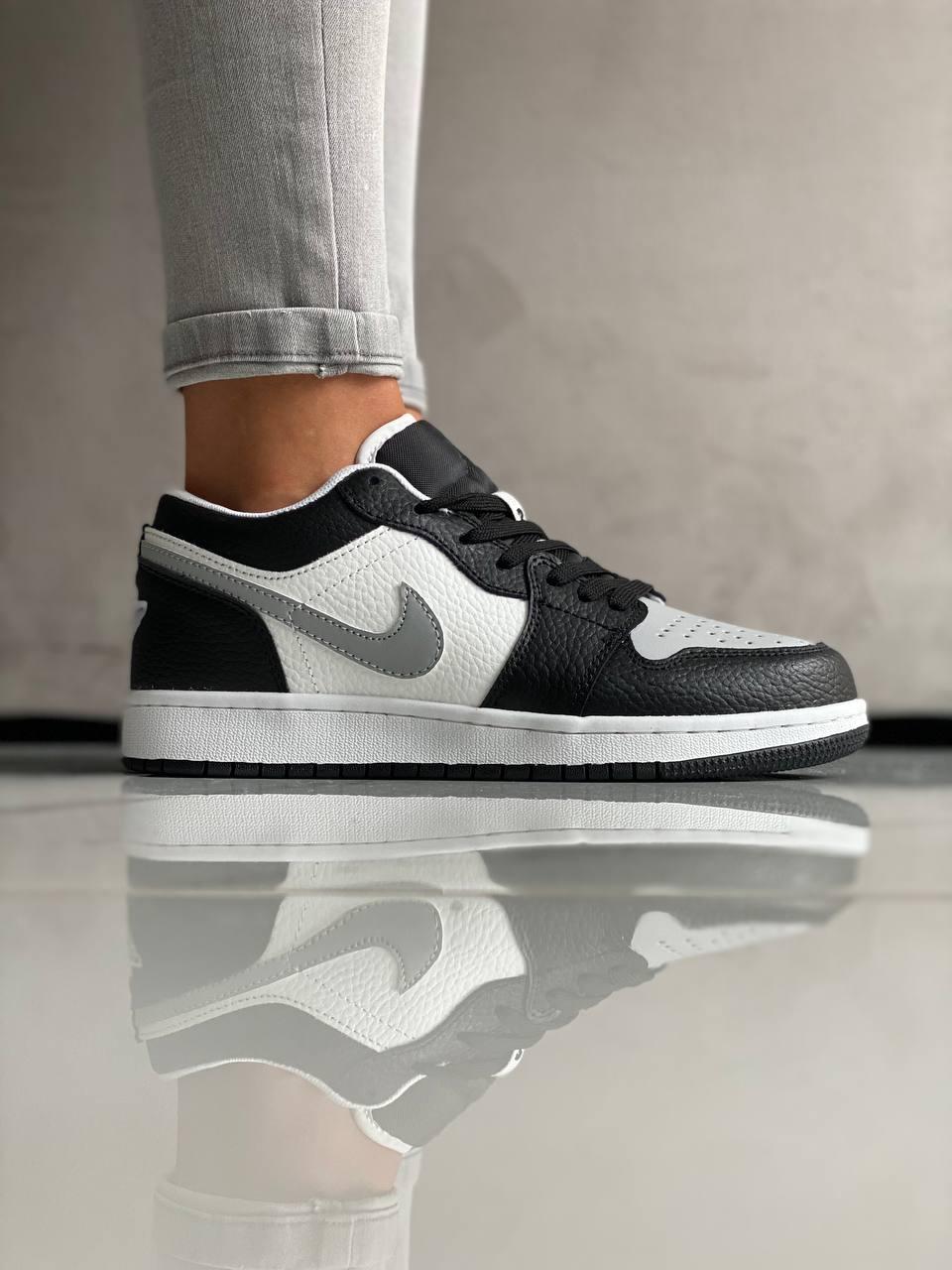 Nike Air Jordan Retro 1 Low Grey White Black 3