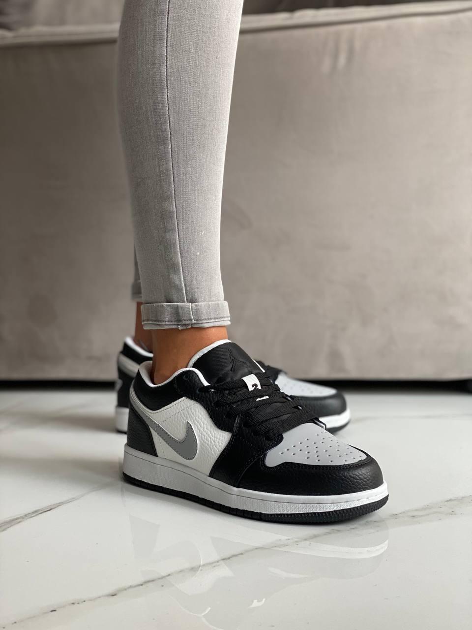 Nike Air Jordan Retro 1 Low Grey White Black 3