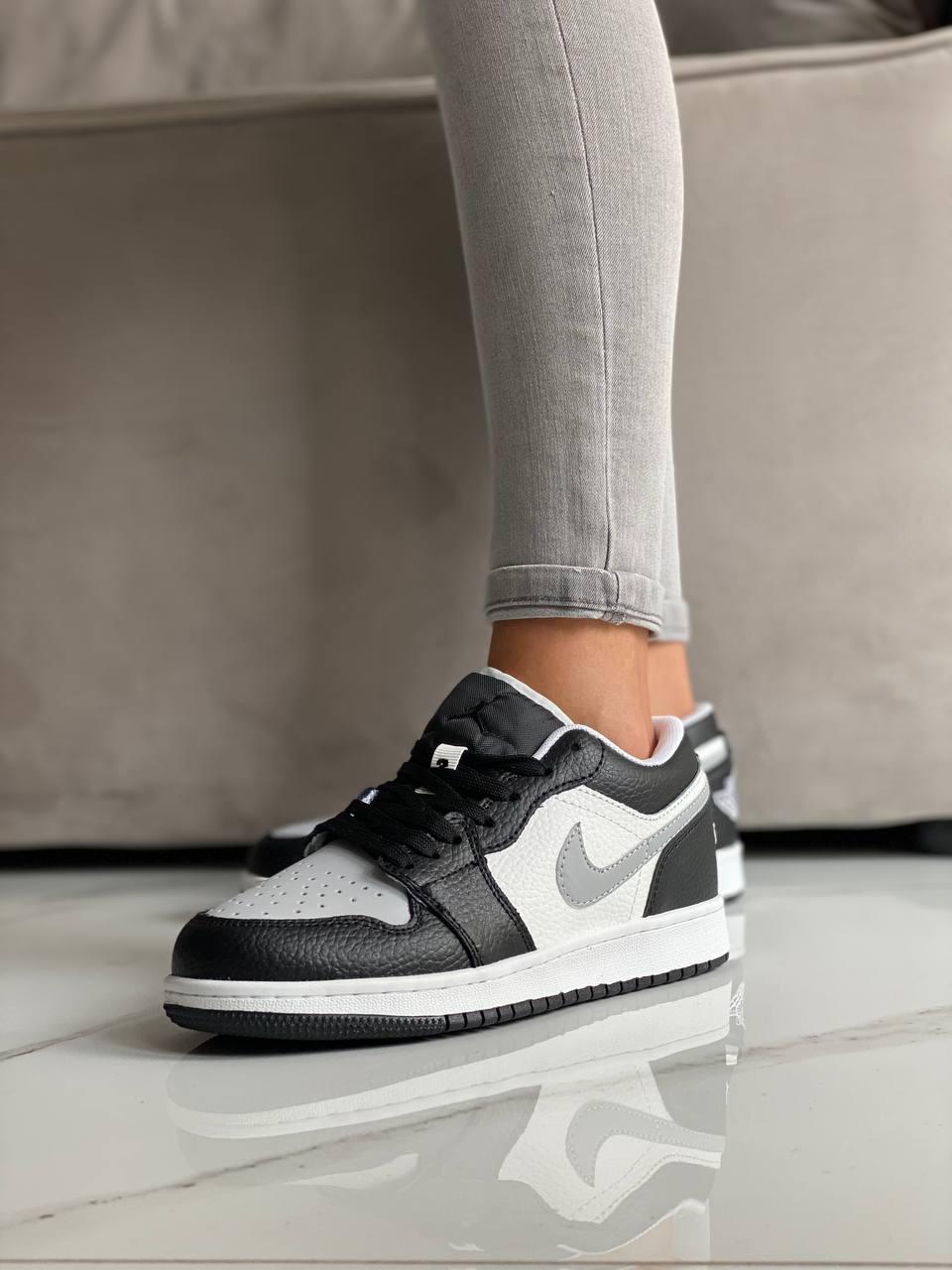 Nike Air Jordan Retro 1 Low Grey White Black 3