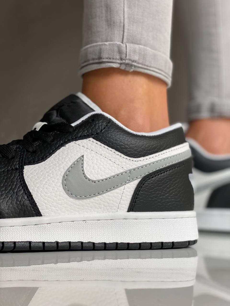 Nike Air Jordan Retro 1 Low Grey White Black 3