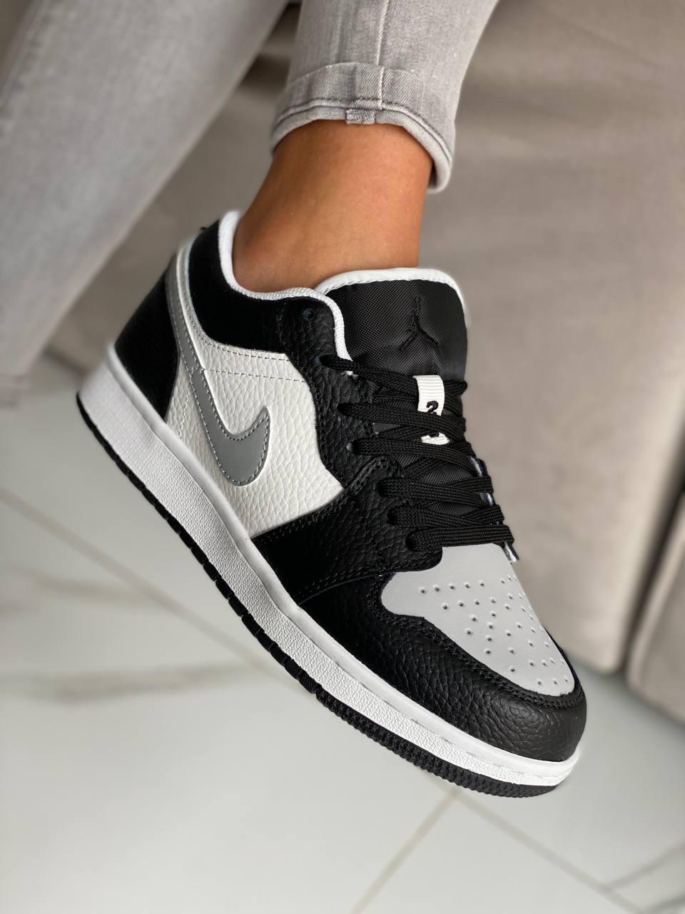 Nike Air Jordan Retro 1 Low Grey White Black 3