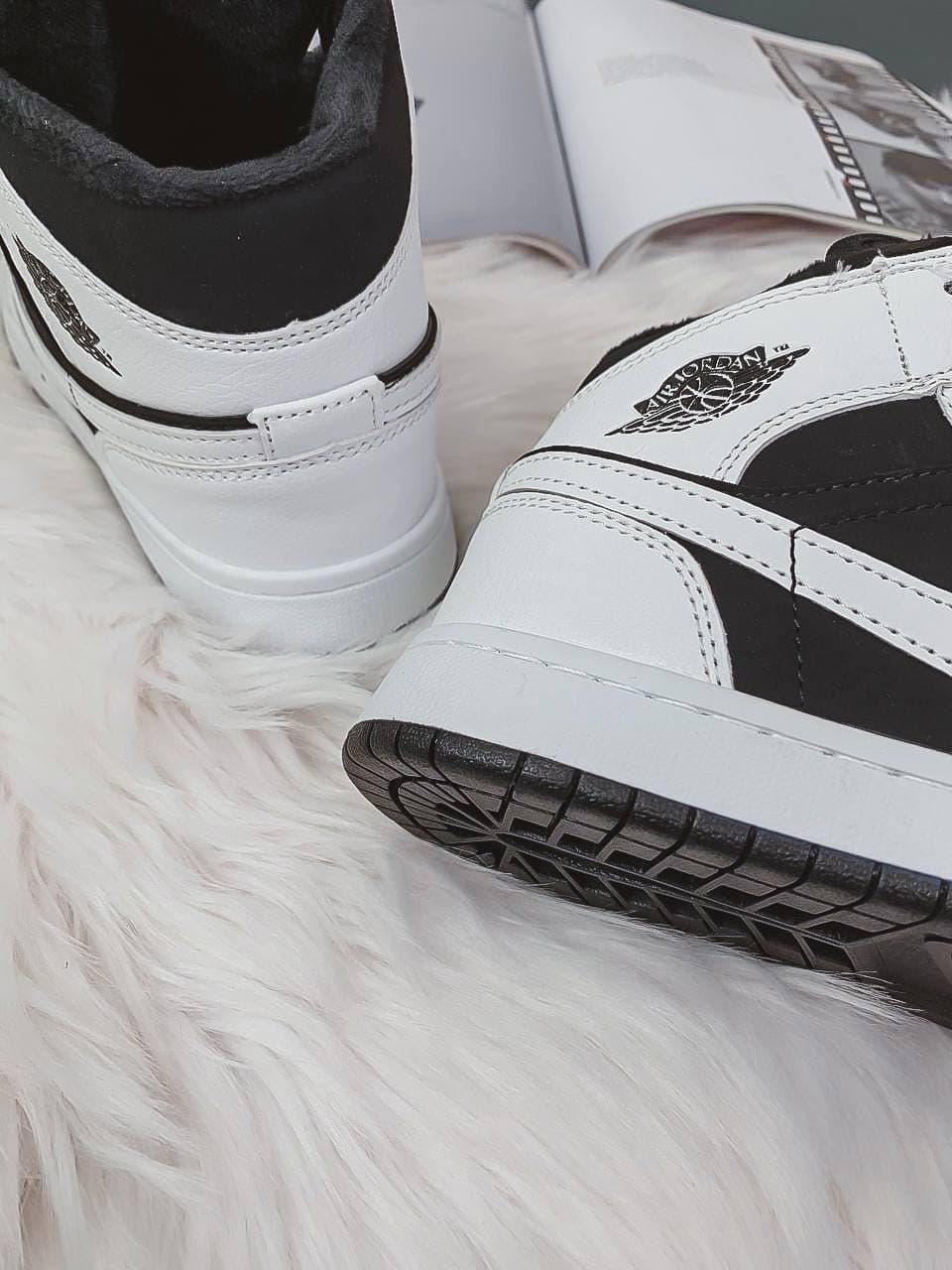 Nike Air Jordan Retro 1 High Black White 1
