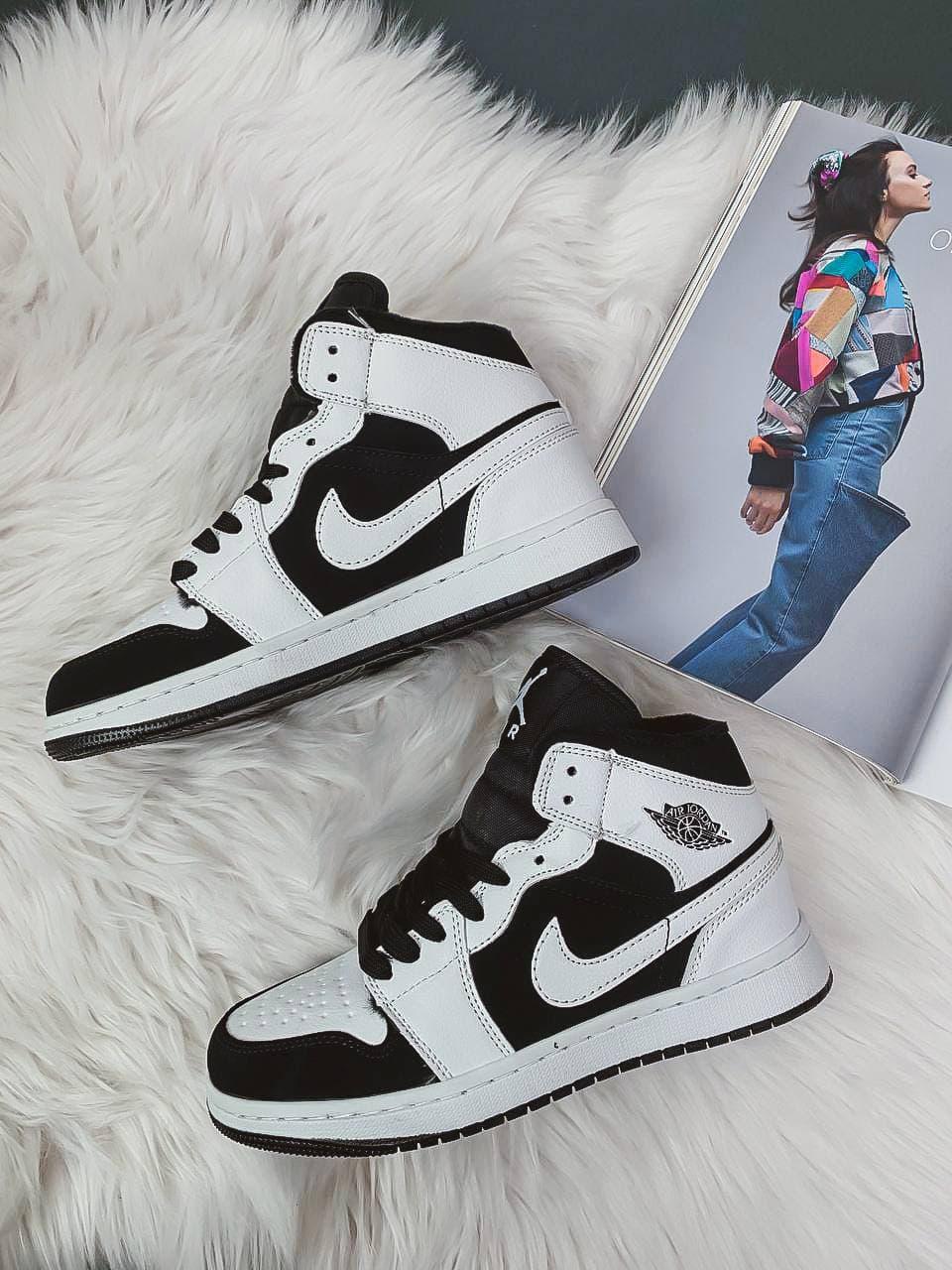 Nike Air Jordan Retro 1 High Black White 1