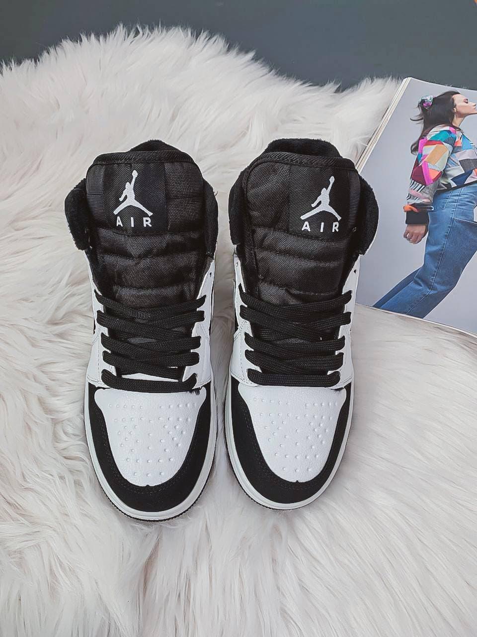 Nike Air Jordan Retro 1 High Black White 1