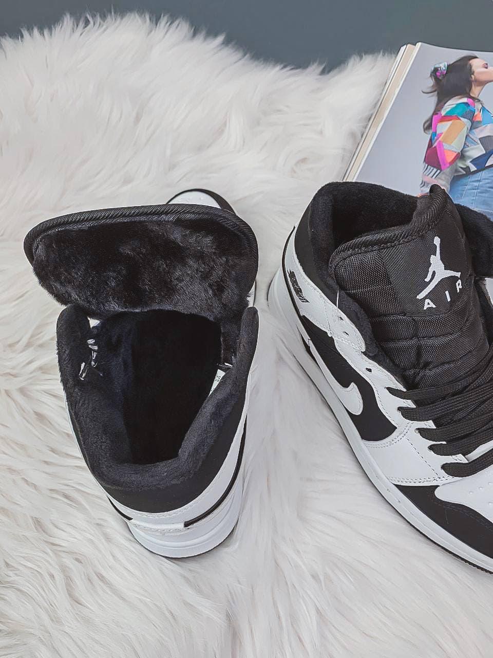 Nike Air Jordan Retro 1 High Black White 1