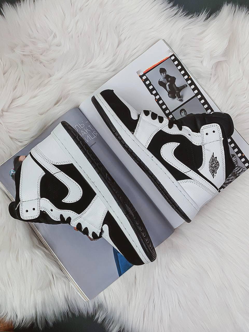 Nike Air Jordan Retro 1 High Black White 1