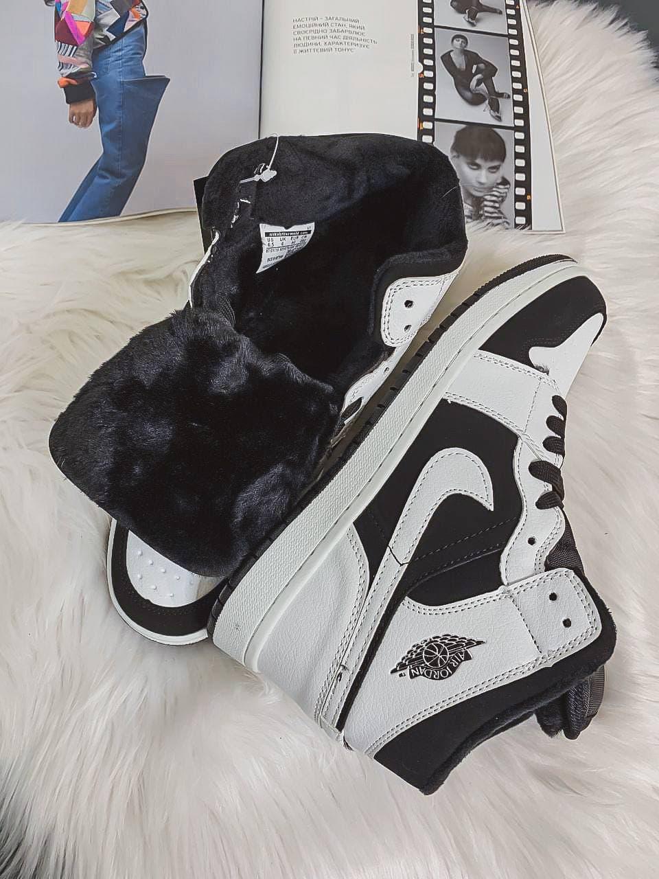 Nike Air Jordan Retro 1 High Black White 1