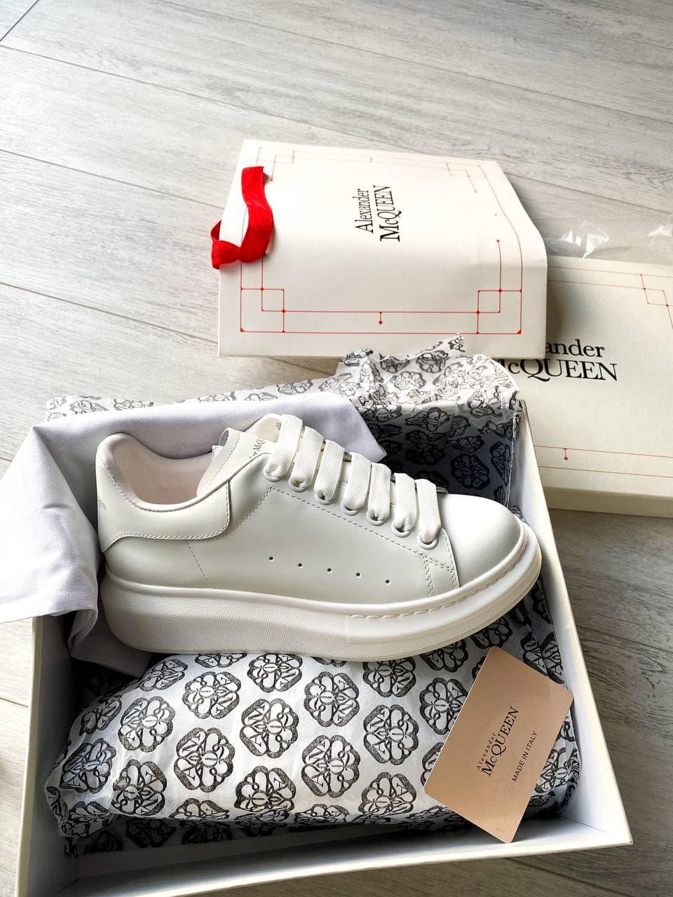 McQueen Low White Premium