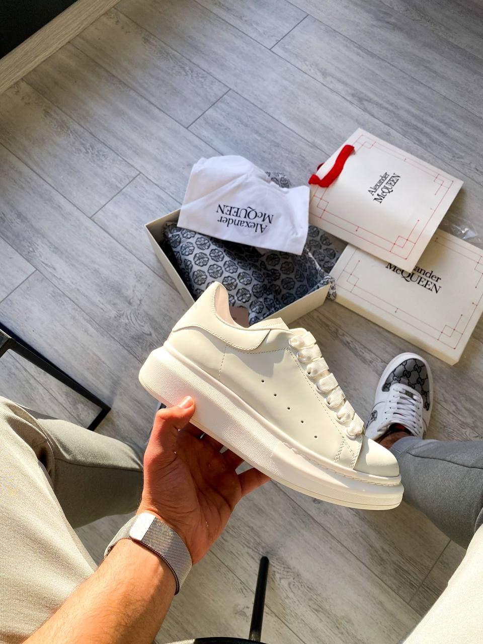 McQueen Low White Premium
