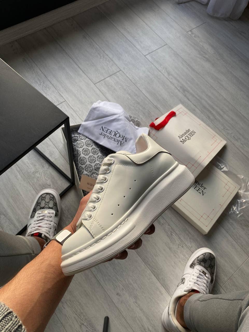 McQueen Low White Premium