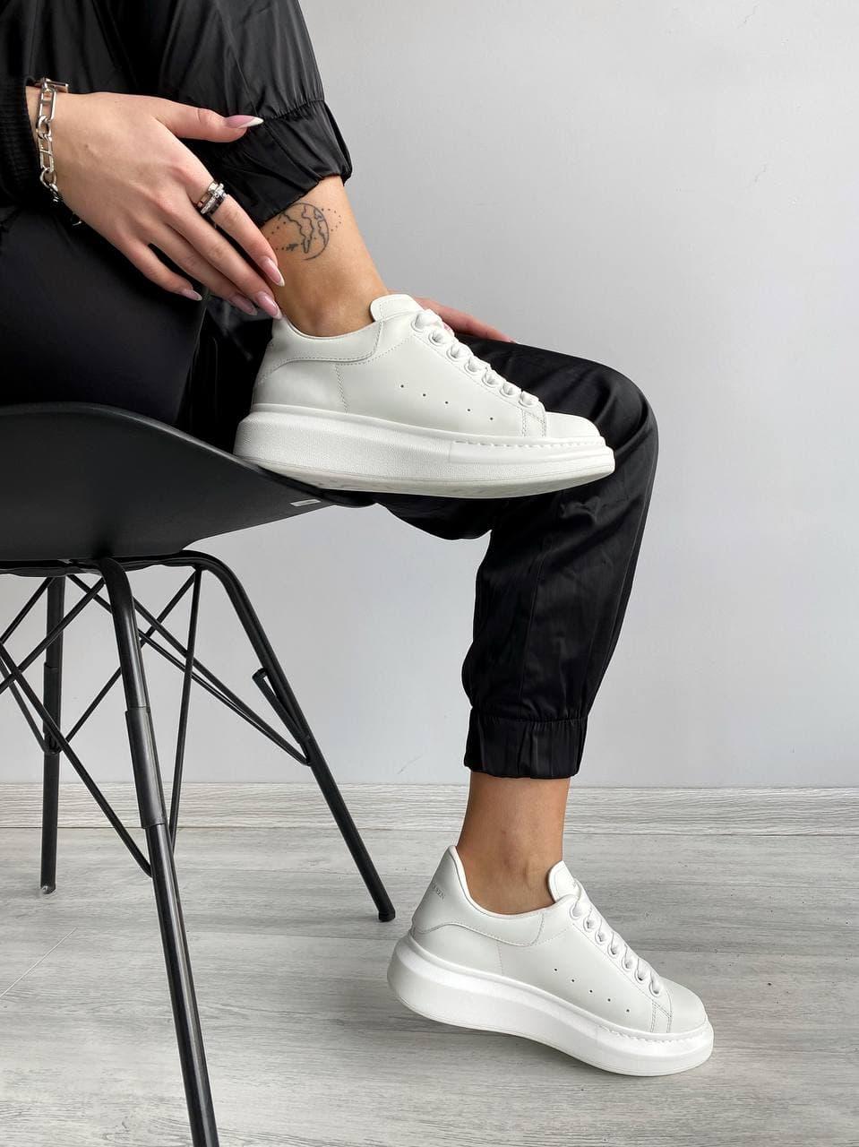 McQueen Low White Premium
