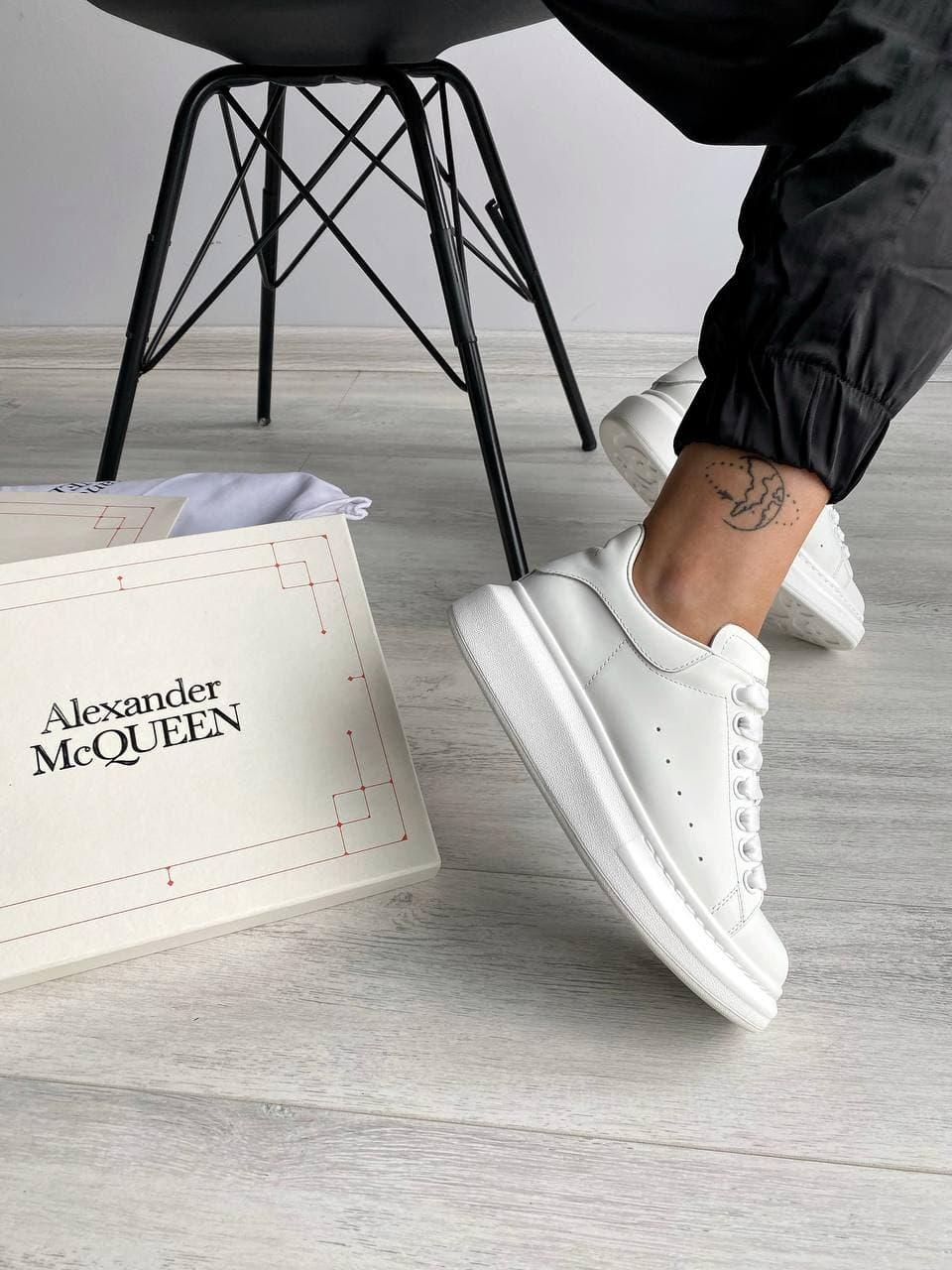 McQueen Low White Premium