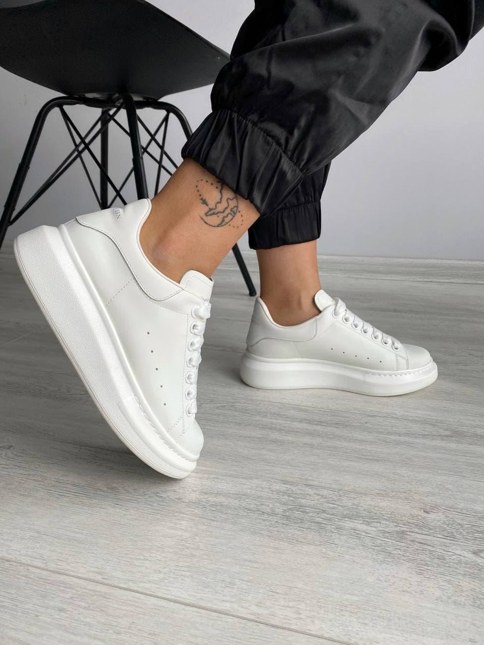 McQueen Low White Premium