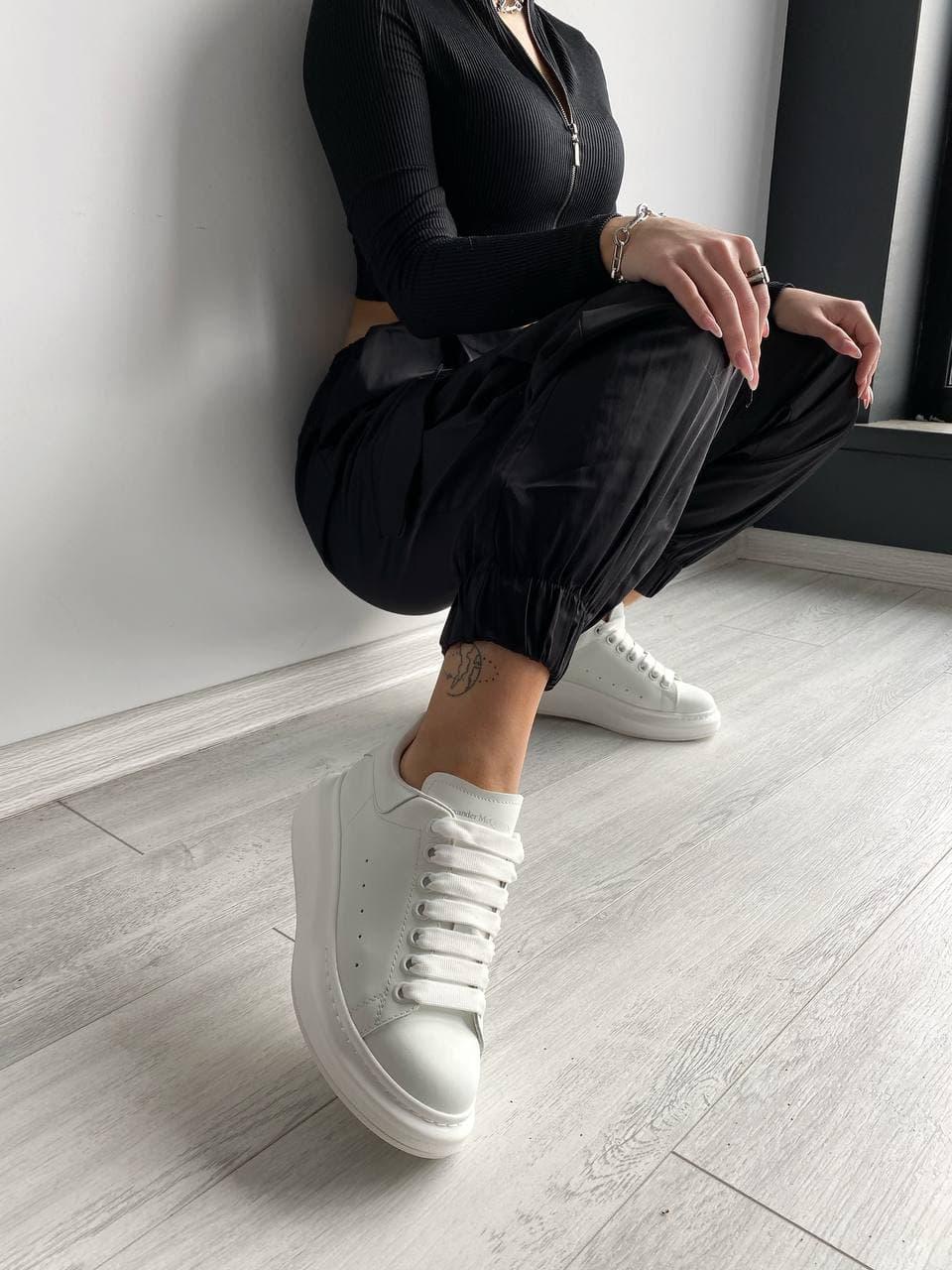 McQueen Low White Premium