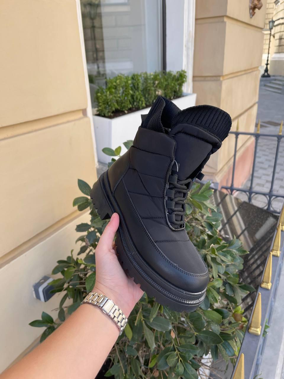 Women Boots Black v2