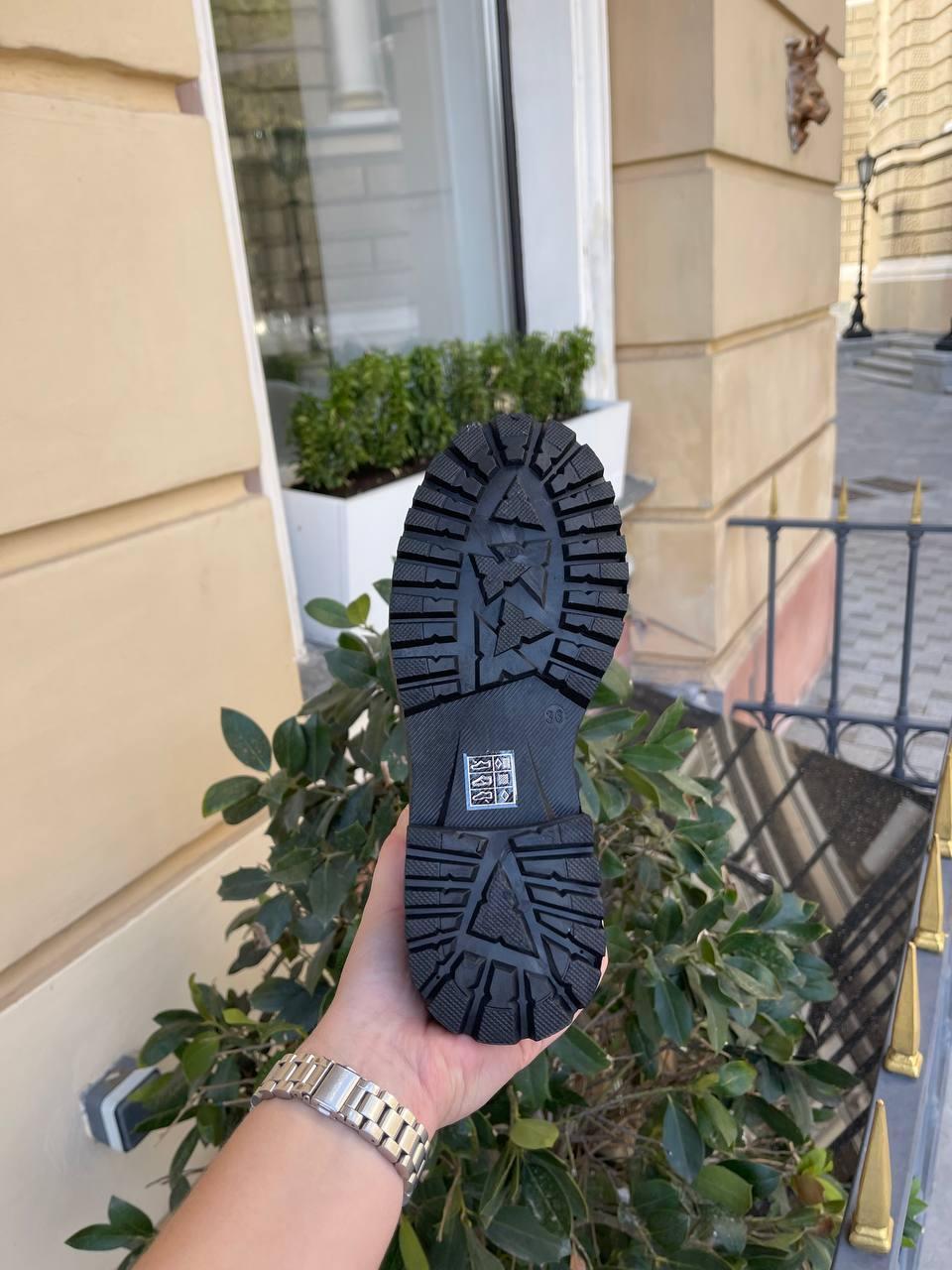 Women Boots Black v2