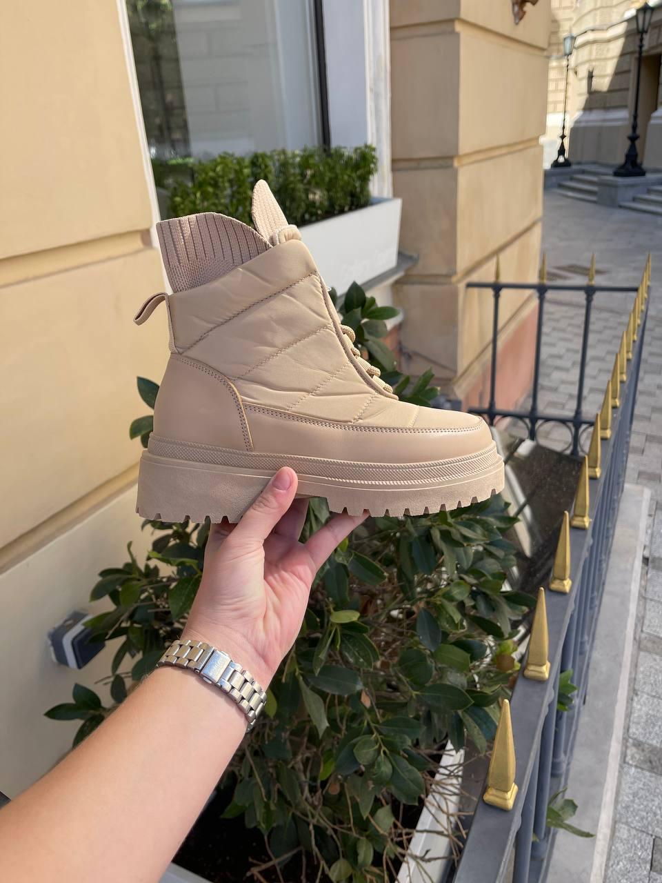 Women Boots Beige v2