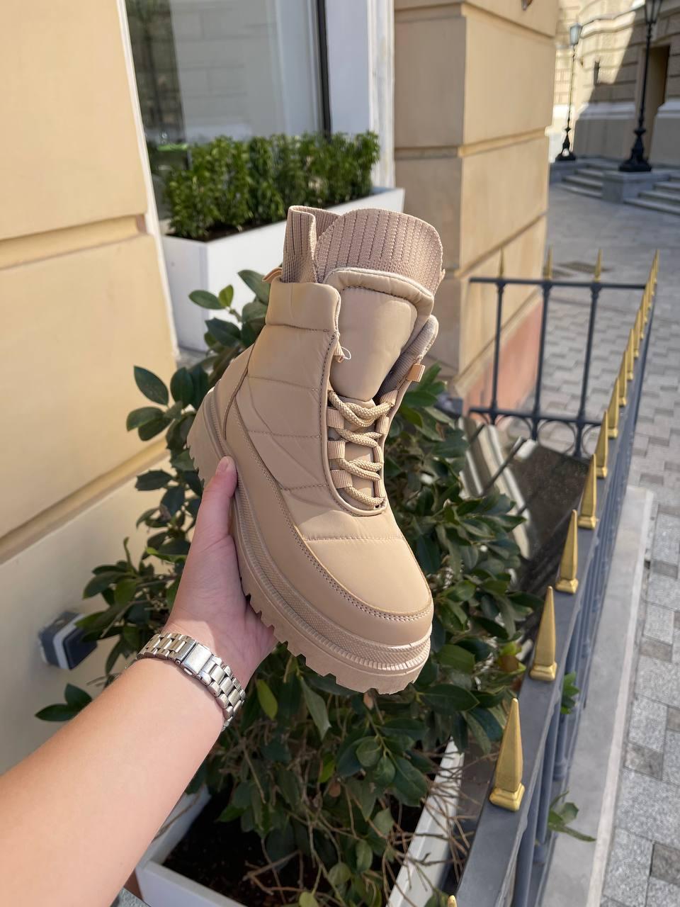 Women Boots Beige v2