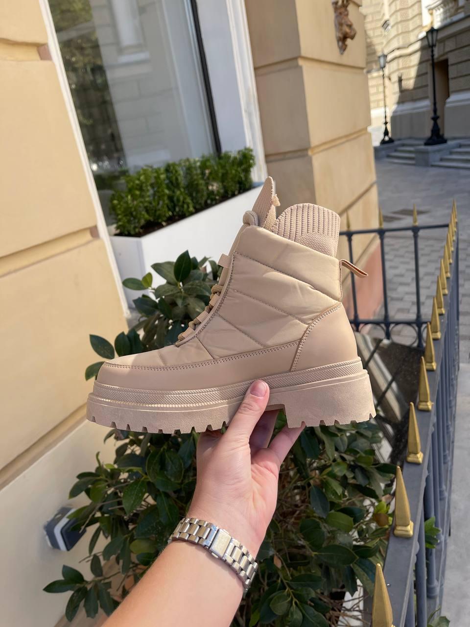 Women Boots Beige v2