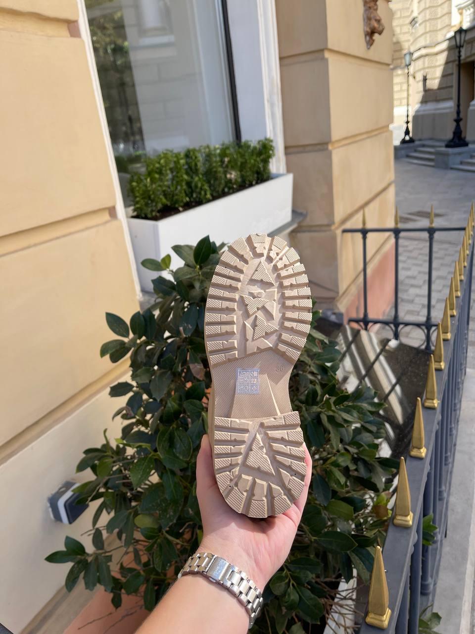 Women Boots Beige v2