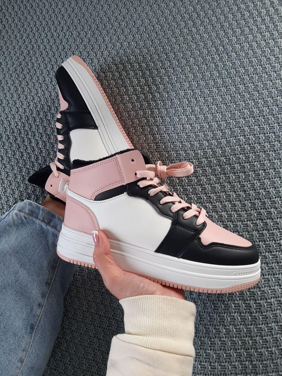 Boots Winter White Black Pink