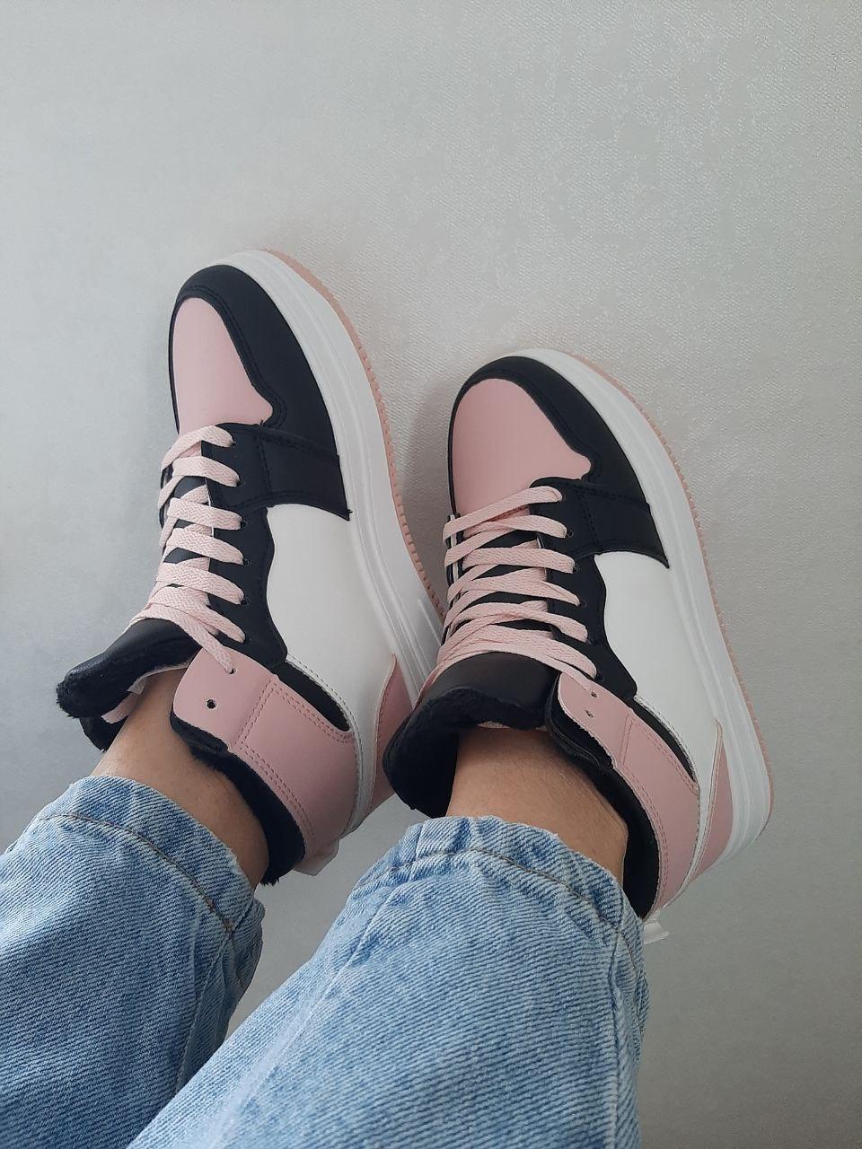 Boots Winter White Black Pink