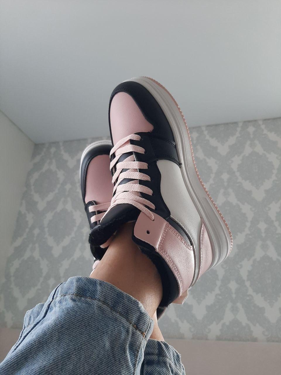 Boots Winter White Black Pink