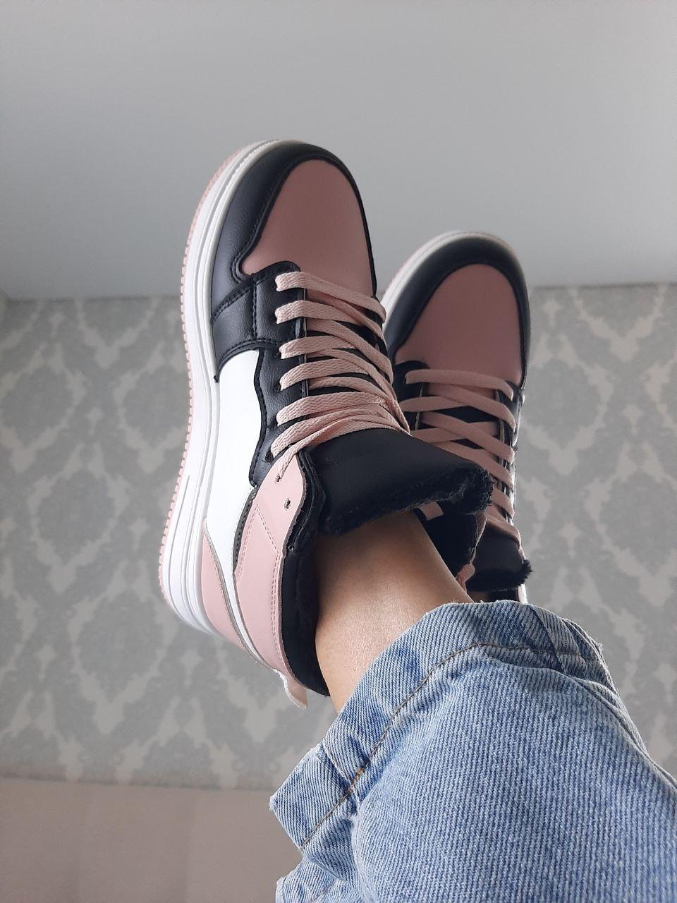 Boots Winter White Black Pink