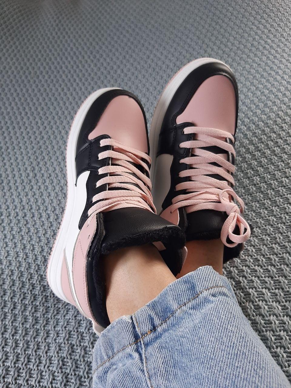 Boots Winter White Black Pink