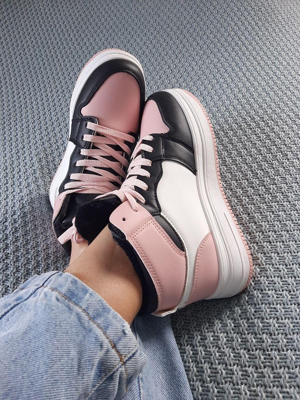 Boots Winter White Black Pink