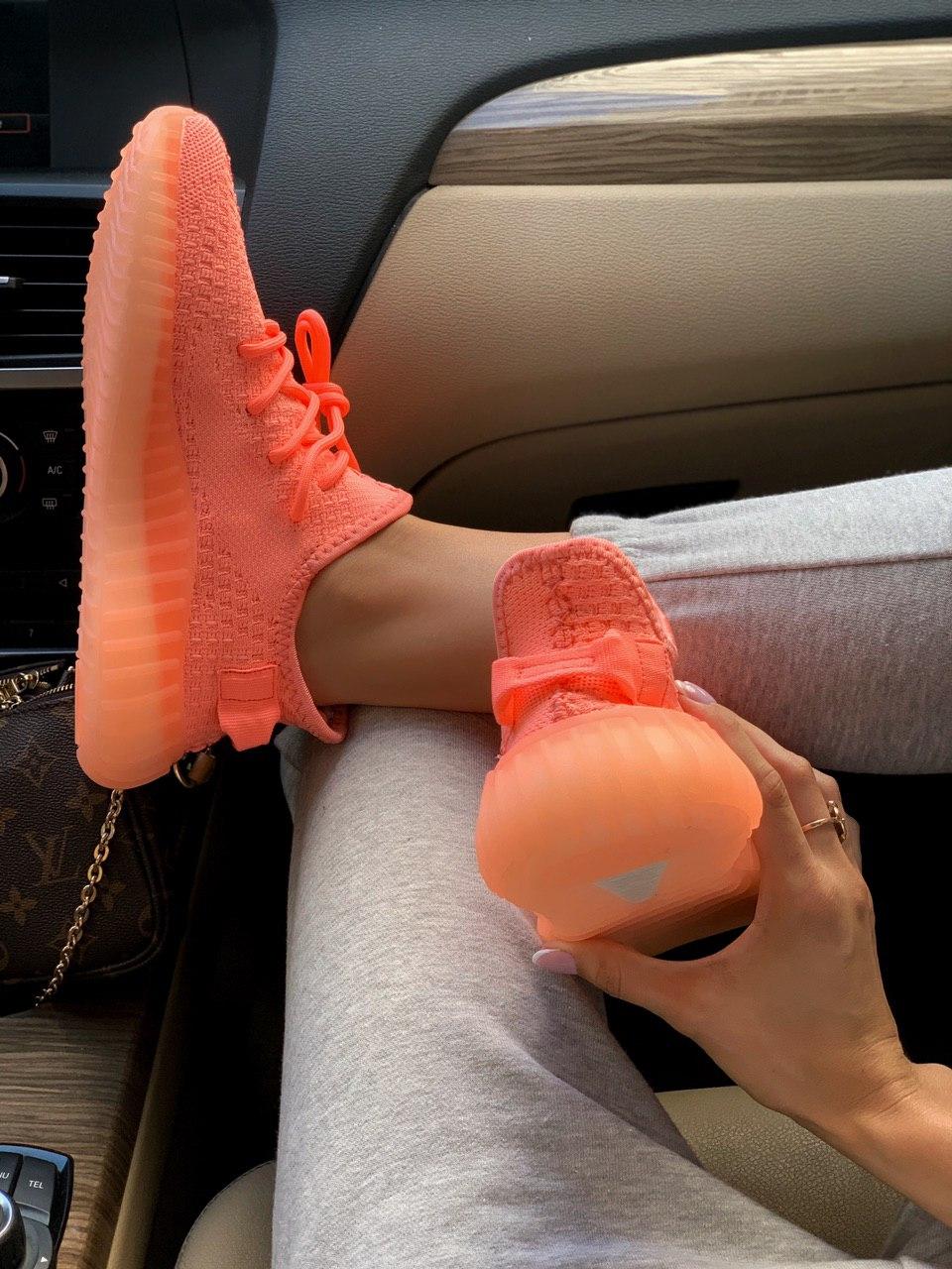Adidas Yeezy Boost 350 V2 Coral (Рефлективні шнурки)