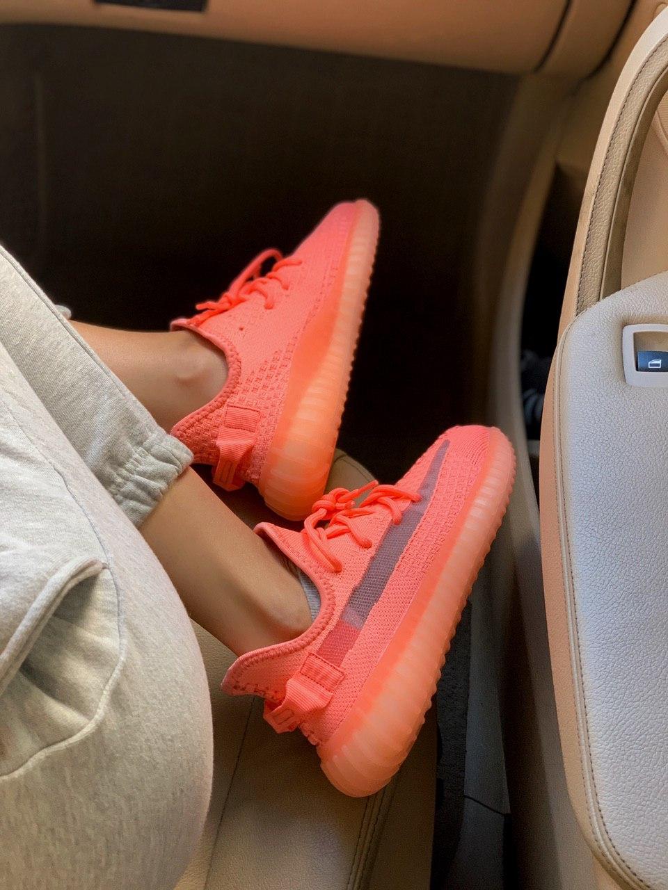 Adidas Yeezy Boost 350 V2 Coral (Рефлективні шнурки)