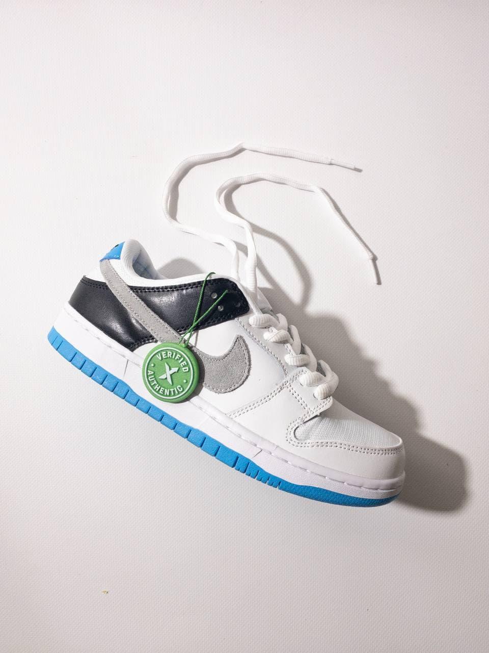 Nike Dunk LOW NEUTRAL GREY LASER BLUE