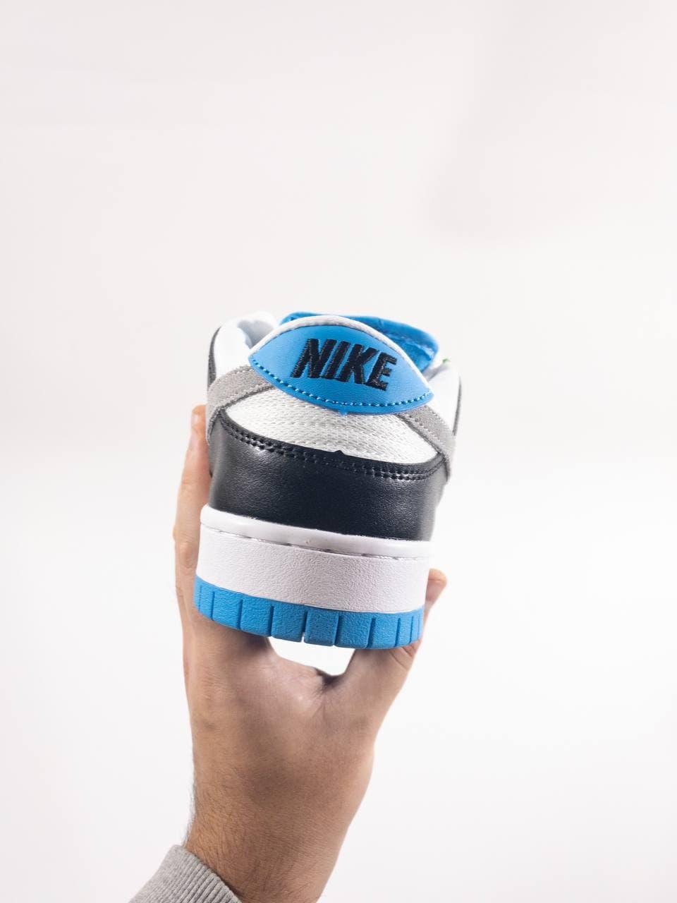 Nike Dunk LOW NEUTRAL GREY LASER BLUE
