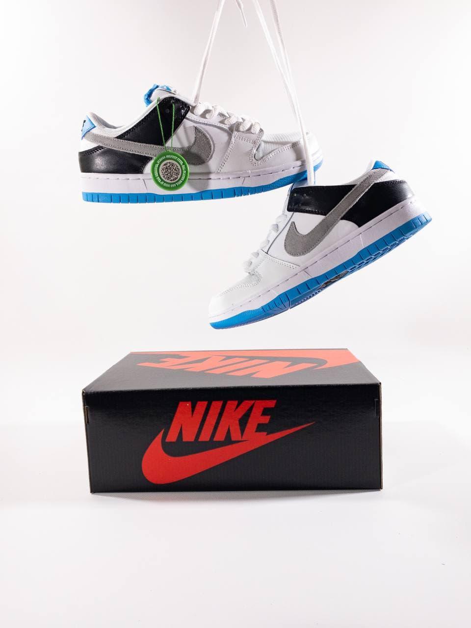 Nike Dunk LOW NEUTRAL GREY LASER BLUE
