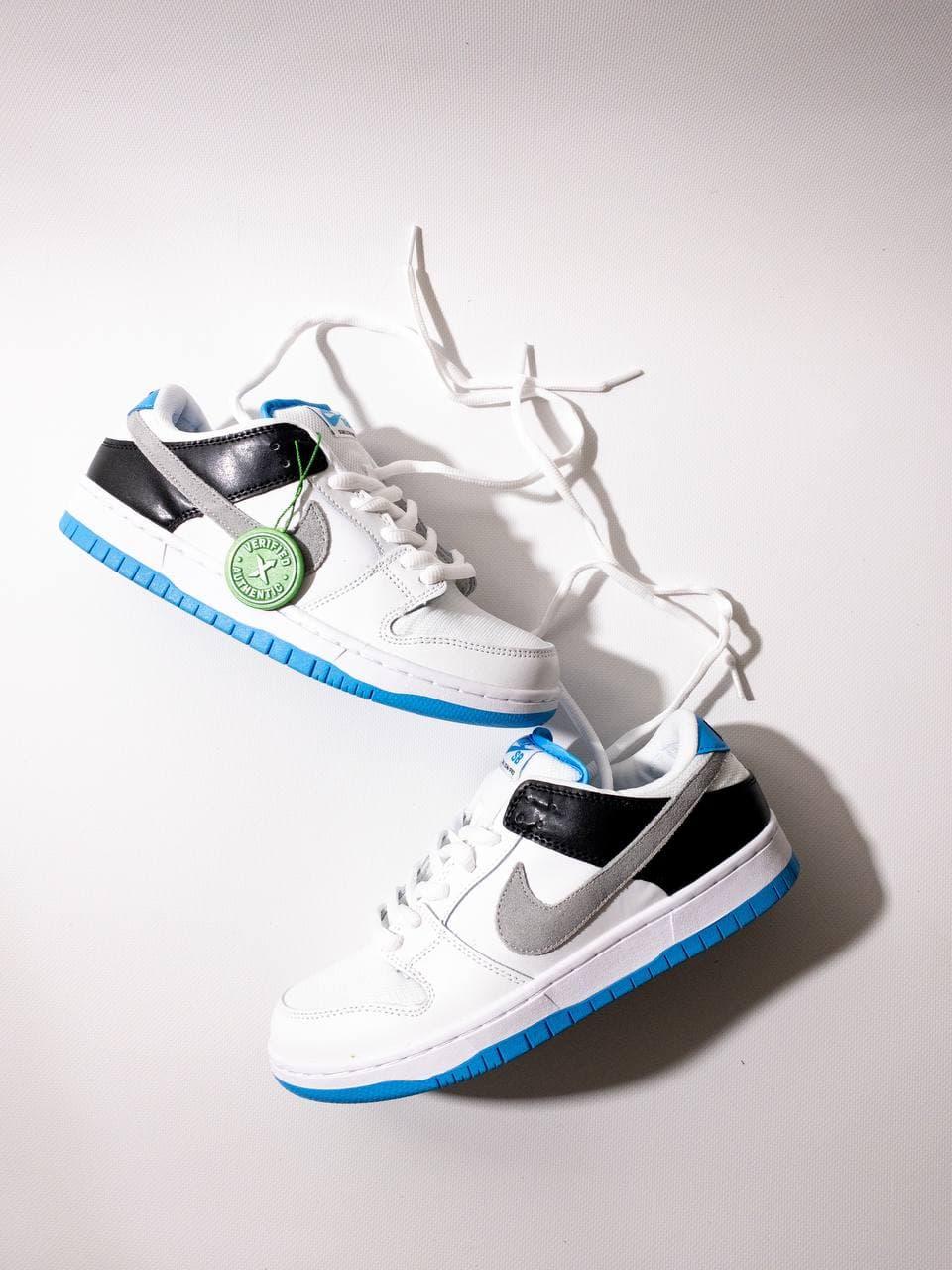 Nike Dunk LOW NEUTRAL GREY LASER BLUE