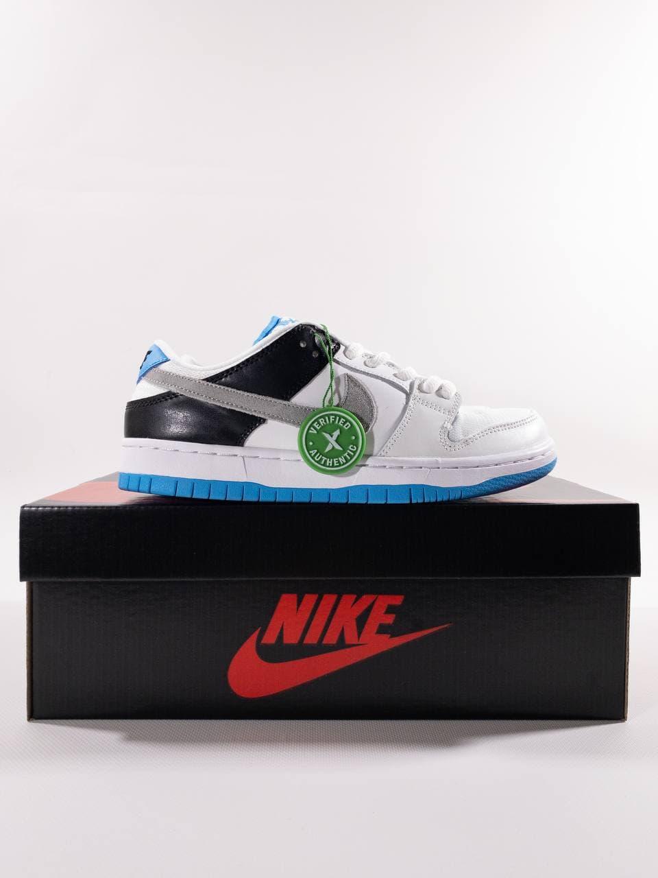 Nike Dunk LOW NEUTRAL GREY LASER BLUE