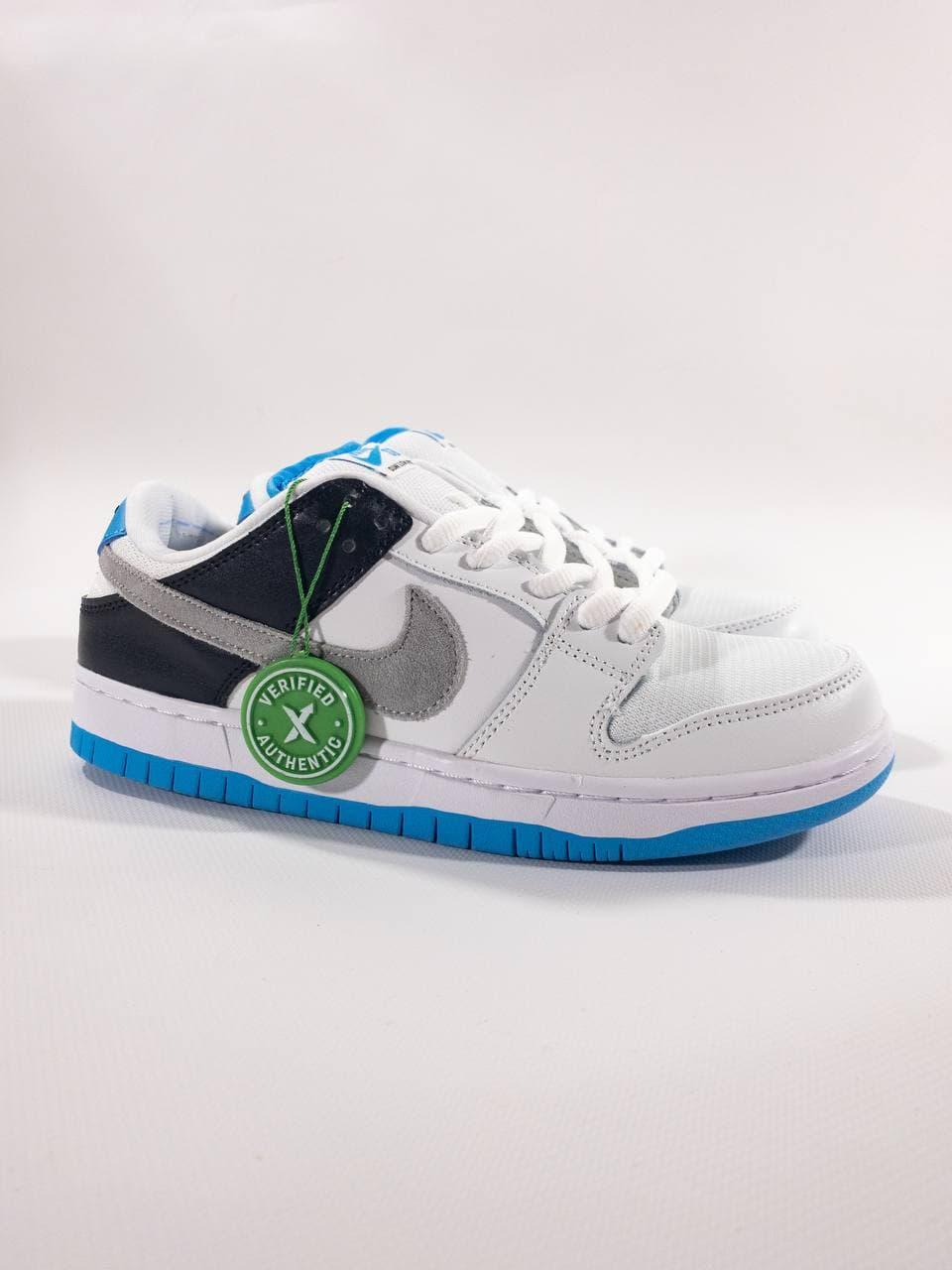 Nike Dunk LOW NEUTRAL GREY LASER BLUE