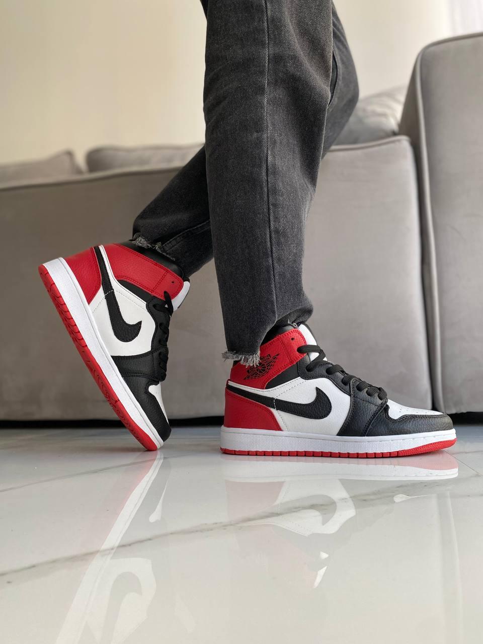 Nike Air Jordan 1 Retro High Black Red White v2