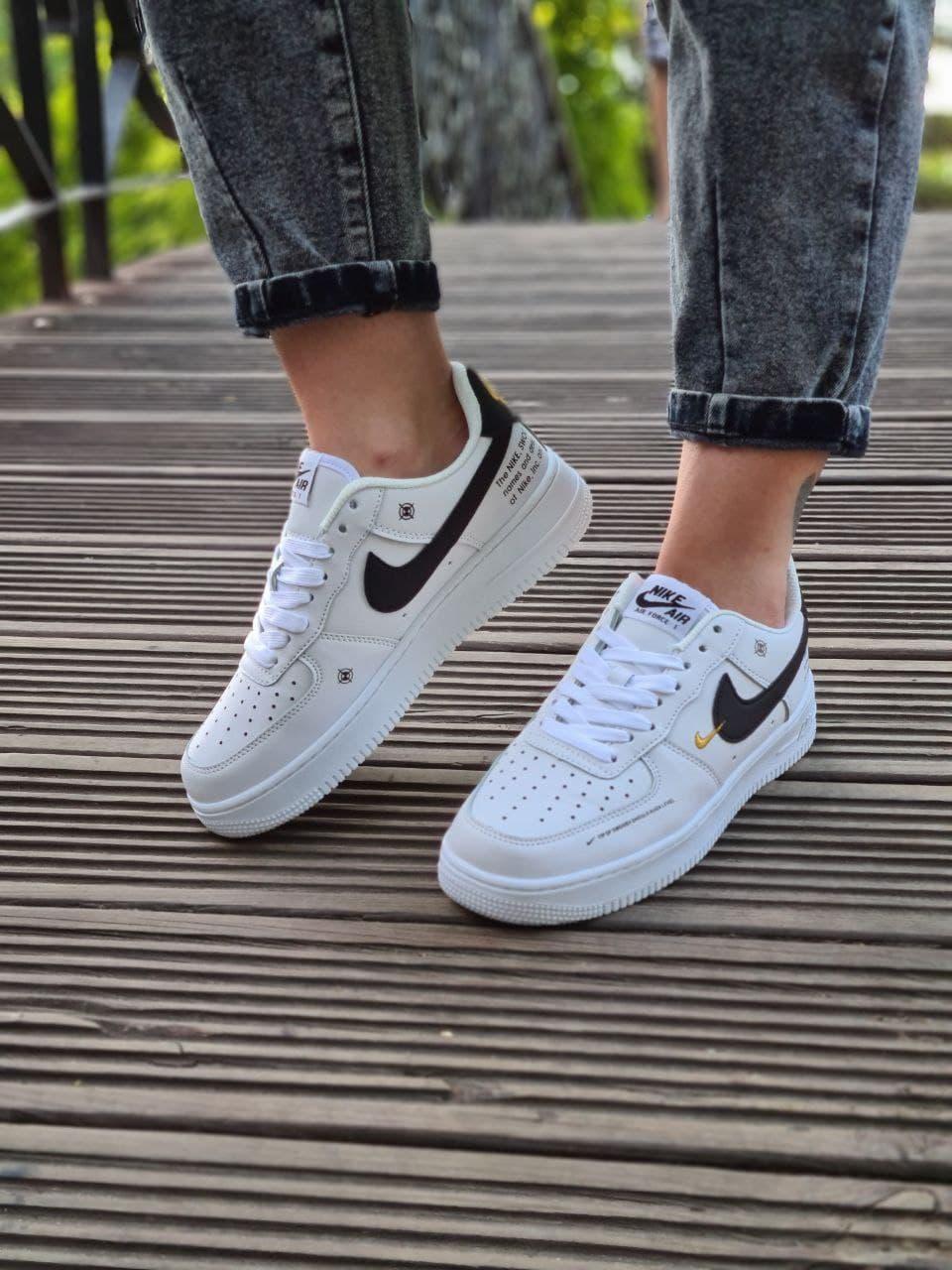 Nike Air Force 1 White Black Logo