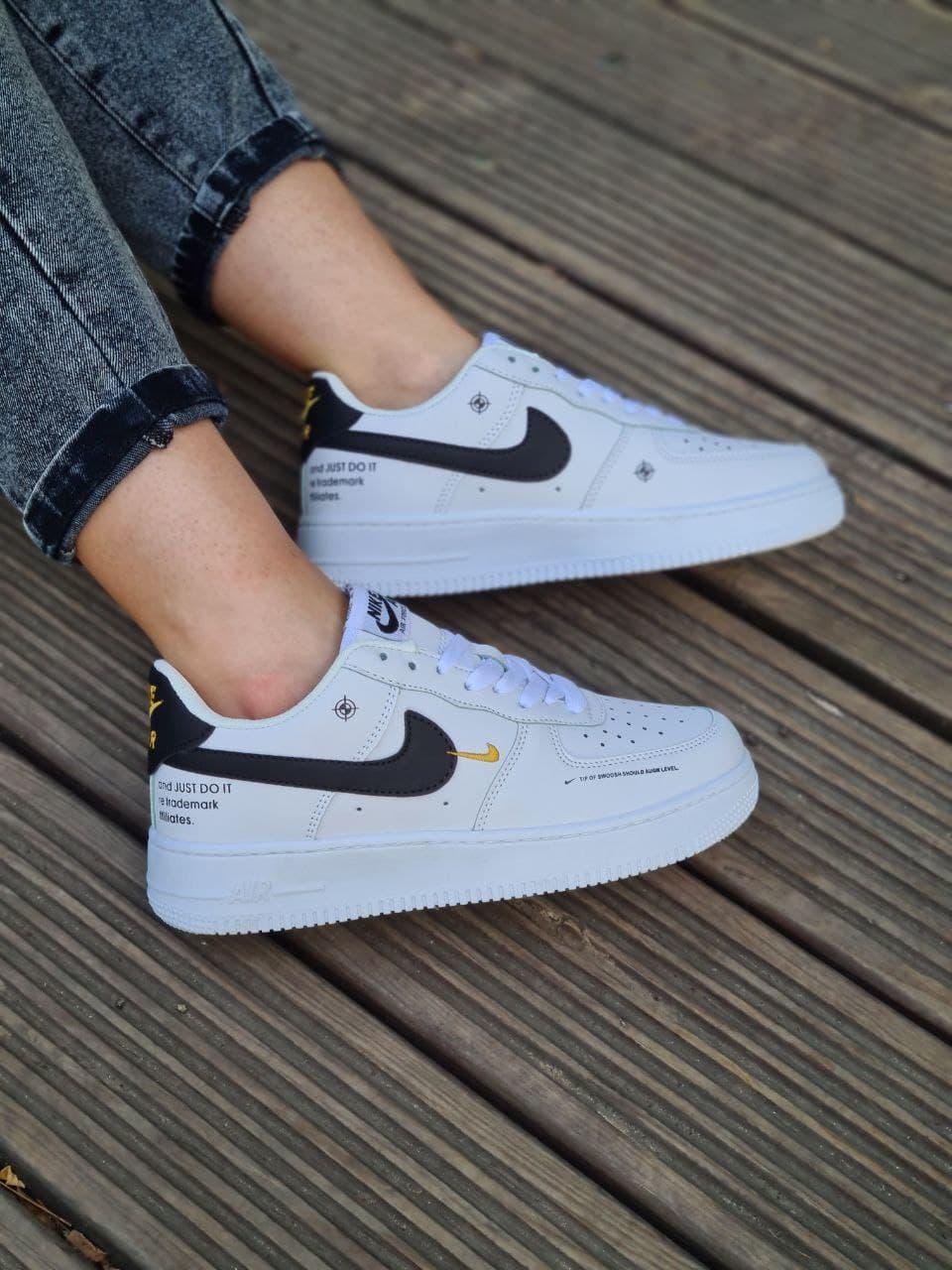 Nike Air Force 1 White Black Logo