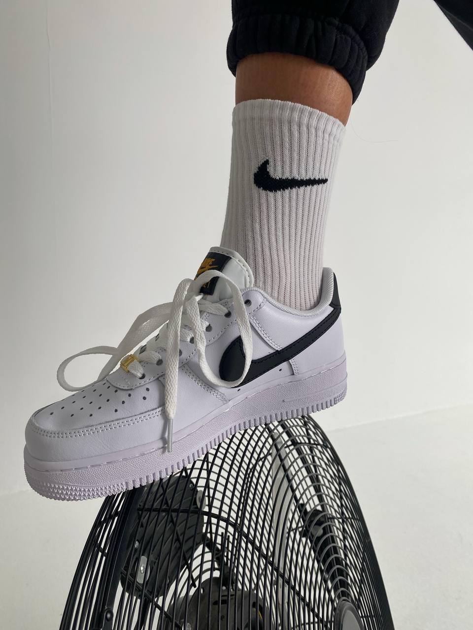 Nike Air Force 1 White Black Gold