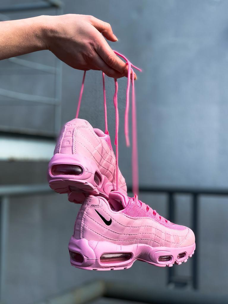 Nike Air Max 95 Pink «Black Logo»