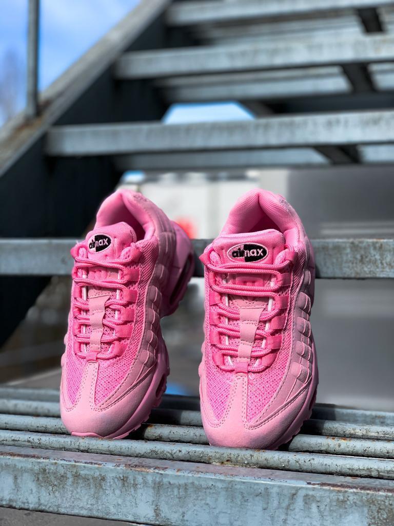 Nike Air Max 95 Pink «Black Logo»