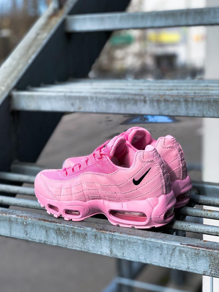 Nike Air Max 95 Pink «Black Logo»